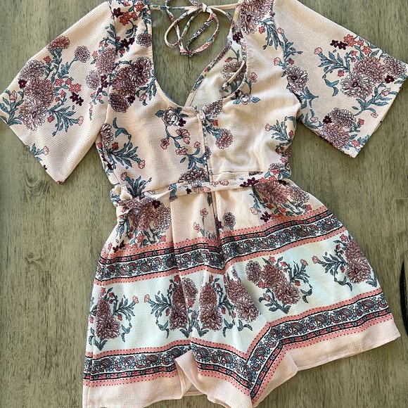Blush Pink Floral Romper - Small - Picture 2 of 4